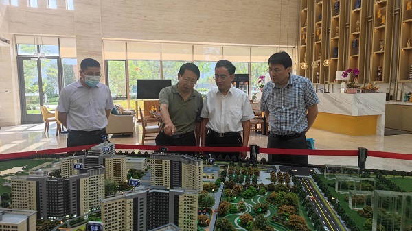 王思軍一行考察泰康之家徽園養老項目